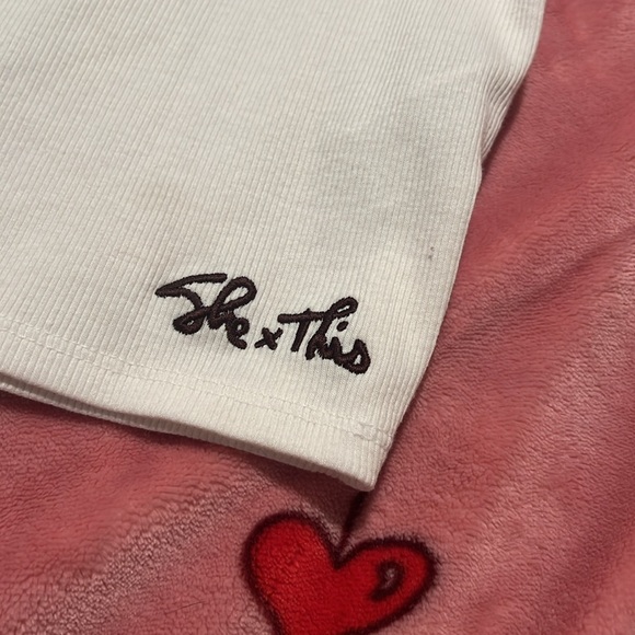 Forever21 she x this shine brown girl crop tank top! White. Size large. - Picture 3 of 4